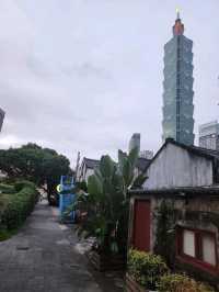 Urban Vibes & Vintage Feels 🌆✨