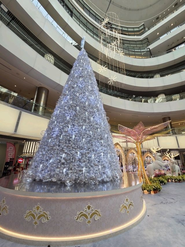 Enchanting Winter Wonderland at 1 Utama Enchanting Winter Wonderland at 1 Utama