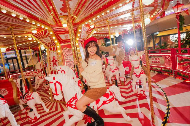 🎠全港首個商場戶外機動「炫夢旋轉木馬」 🎠全港首個商場戶外機動「炫夢旋轉木馬」