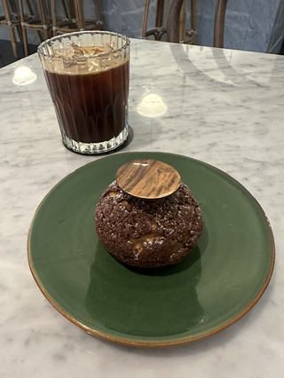 Jika Anda mencari makanan manis otentik di Jakarta, Chicory adalah tempatnya.