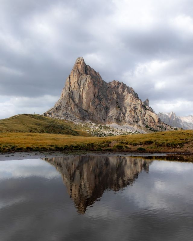 🏔️ South Tyrol — Where the Alps Wear Their Most Beautiful Colors 🇮🇹✨