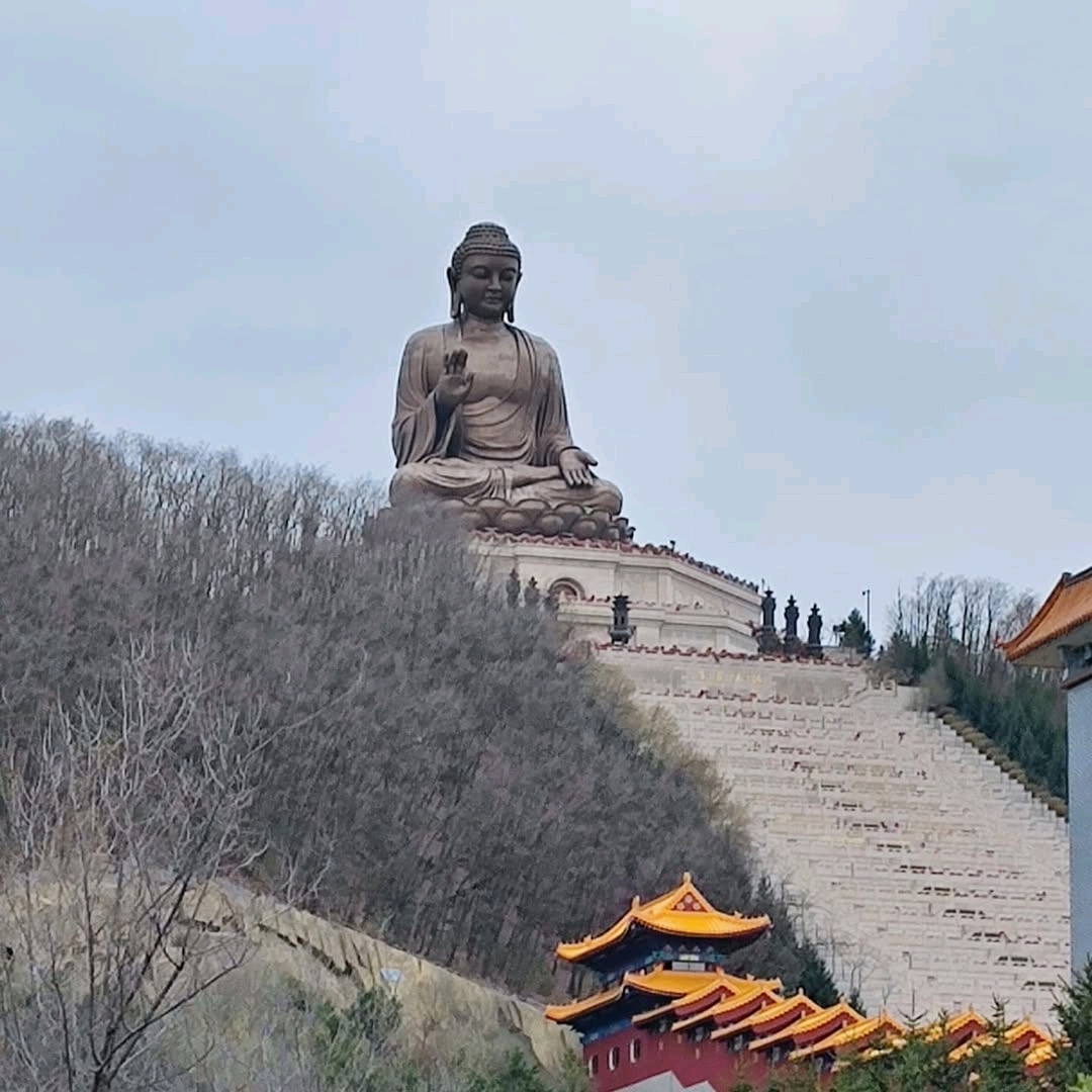 Temple of 10,000 Buddhas in Dunhua 🪷。