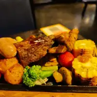 Late Lunch at Blue Frog
