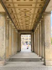 민트색 돔이 인상적인 "베를린 돔"