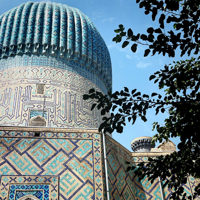 Blue wonders in Samarkand - the doors of the Silk Road 