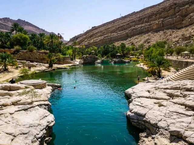 "Discover Oman: Where Desert Meets the Sea and Mountains Touch the Sky! 🇴🇲✨"