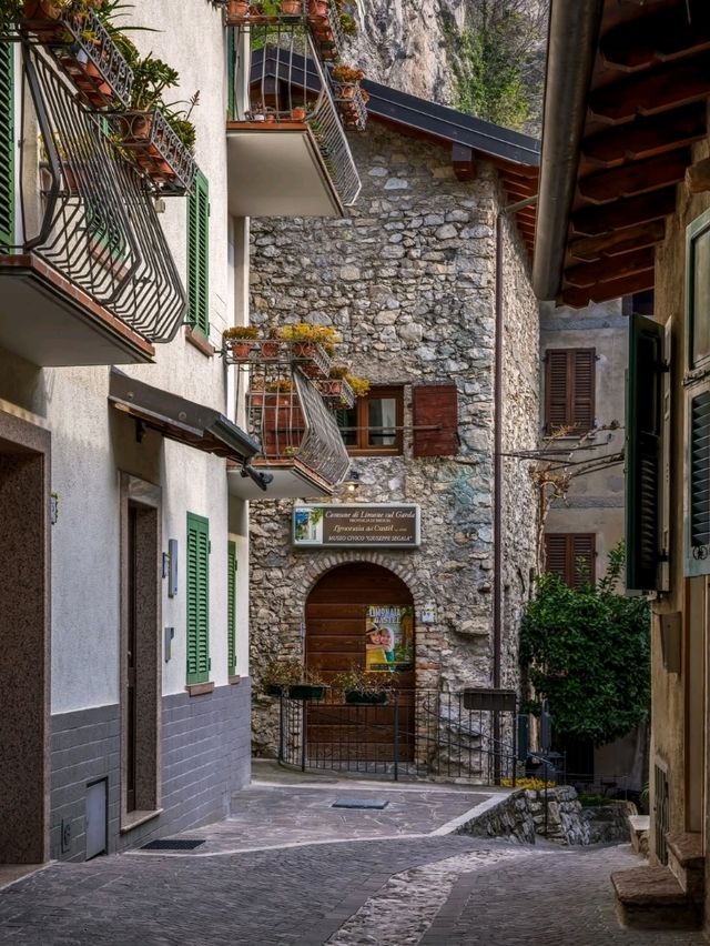 🌿 Limone sul Garda: A Lakeside Haven of Lemons and Timeless Views 🇮🇹✨