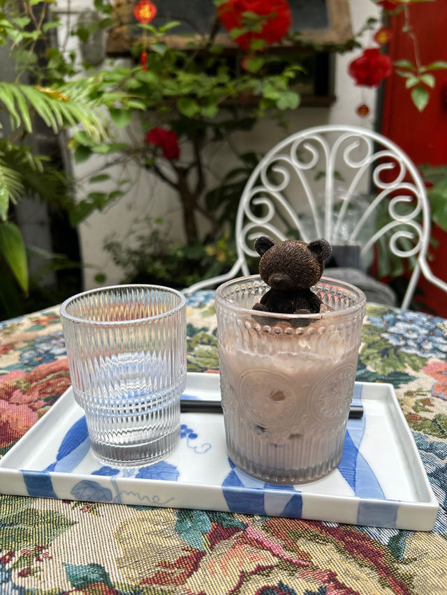 Vintage hidden cafe in Da Nang 👀
