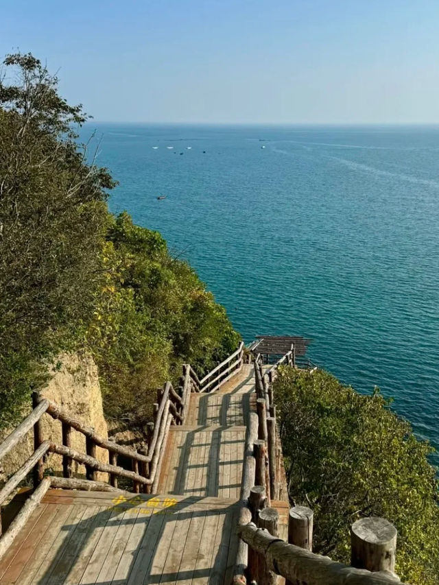 Golden Shores and Sculpted Cliffs: A Day in Dalian’s Jinshitan