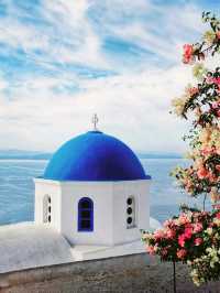 🌅 Where Sunsets Kiss the White Walls – Oia, Santorini, Greece