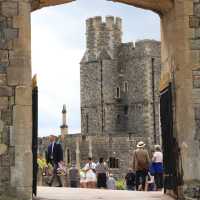 Windsor Walk: A Royal Stroll Through History & Charm
