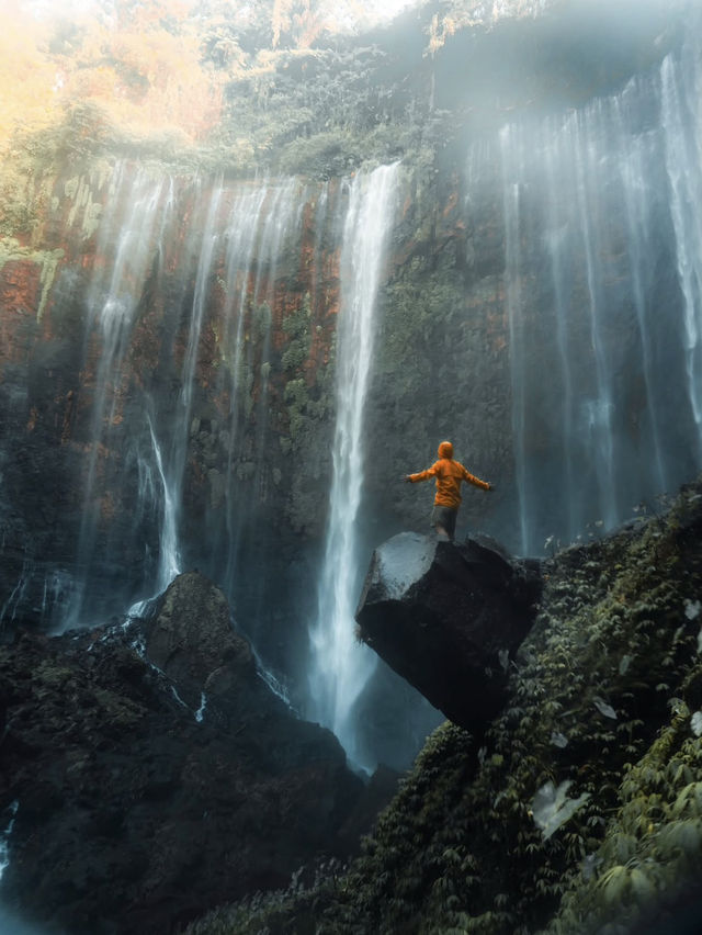 🌋 Java's Epic Heartbeat: Temples, Volcanoes, and Timeless Culture 🌋 Java's Epic Heartbeat: Temples, Volcanoes, and Timeless Culture