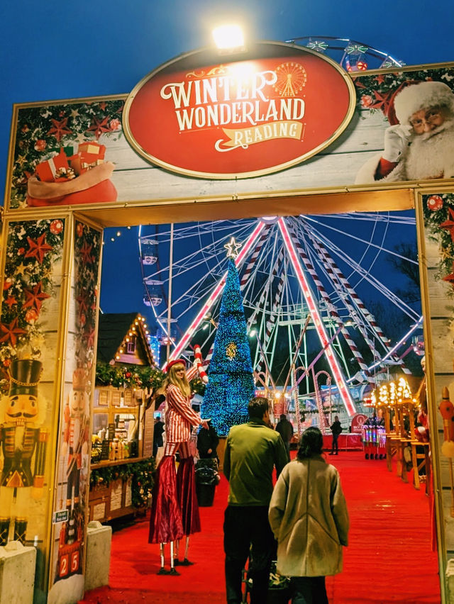 Reading Christmas Market: Festive Lights, Hot Treats & Cozy Riverside Cheer ✨🌟