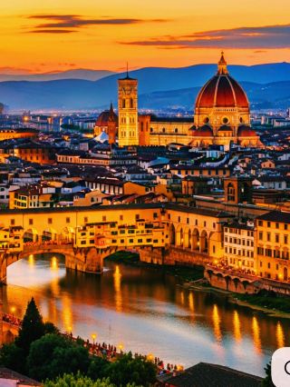 イタリアの必見トリオ：噴水、山、そしてコロッセオ。