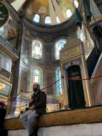 The Majestic Hagia Sophia: A Must-Visit in Istanbul! 🕌✨