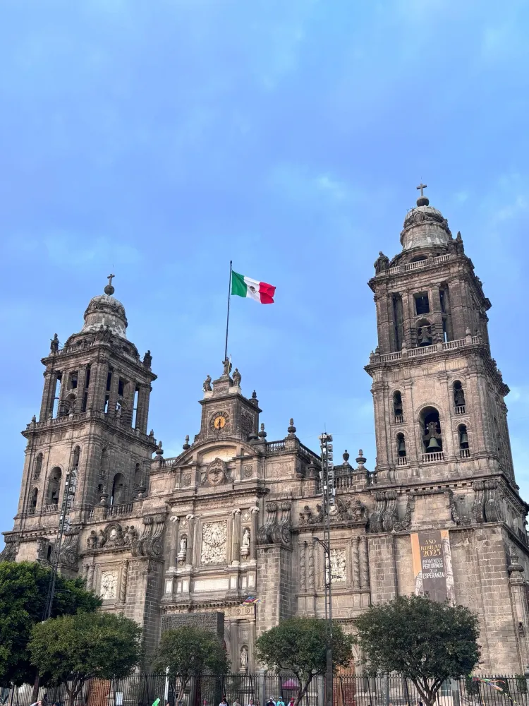 メキシコシティ完全ガイド：アートな街並み、古代遺跡、絶品グルメを満喫