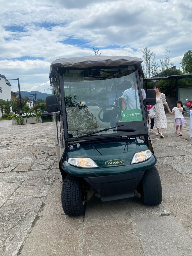🏨Lakeside Hotel on Wheels 🚐