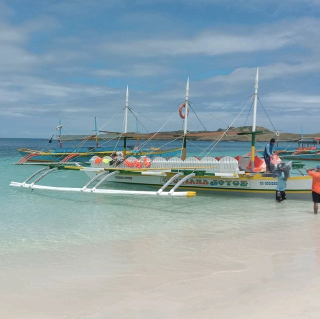 Pristine Beach in the Philippines 🏖🇵🇭