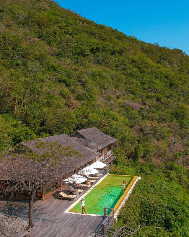 Hill Top Reserve Villa - ฮิลล์ท็อปรีเซอร์วิลล่า 💚🌳🏝 ความเป็นเดียวในวิลล่าที่ลงตัวในสวนป่าและอันดับหินของนินห์ แวน เบย์