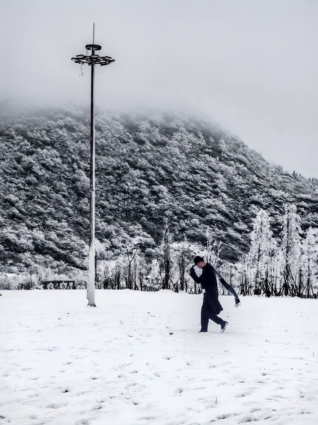 不是新疆，是重慮像極了童話裡的雪國秘境