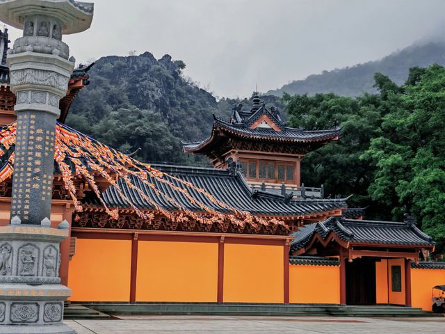 "迎新年好運：探秘柳州鳳山開山寺"