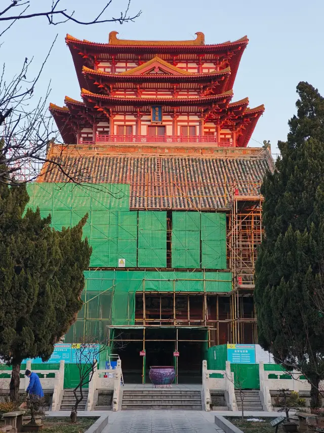 Kaifeng Zisheng Pavilion