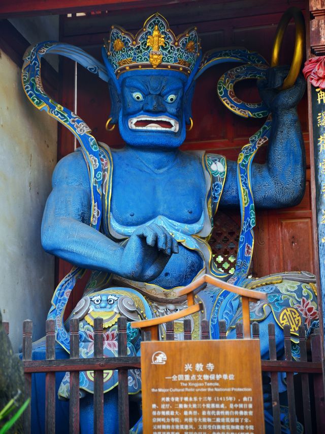 這座低調的明代白族寺院，藏著絕無僅有的壁畫