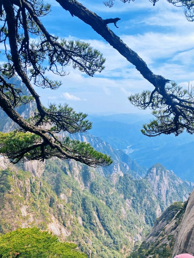 勇敢的人先享受這個世界，黃山歸來不看岳