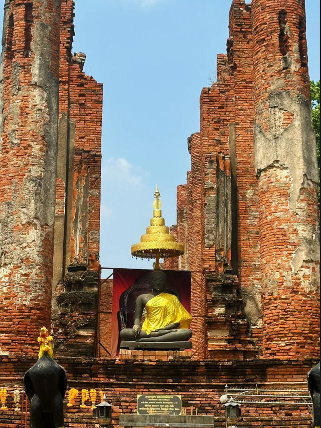 Exploring Wat Mahathat Yuwaratrangsarit 🇹🇭