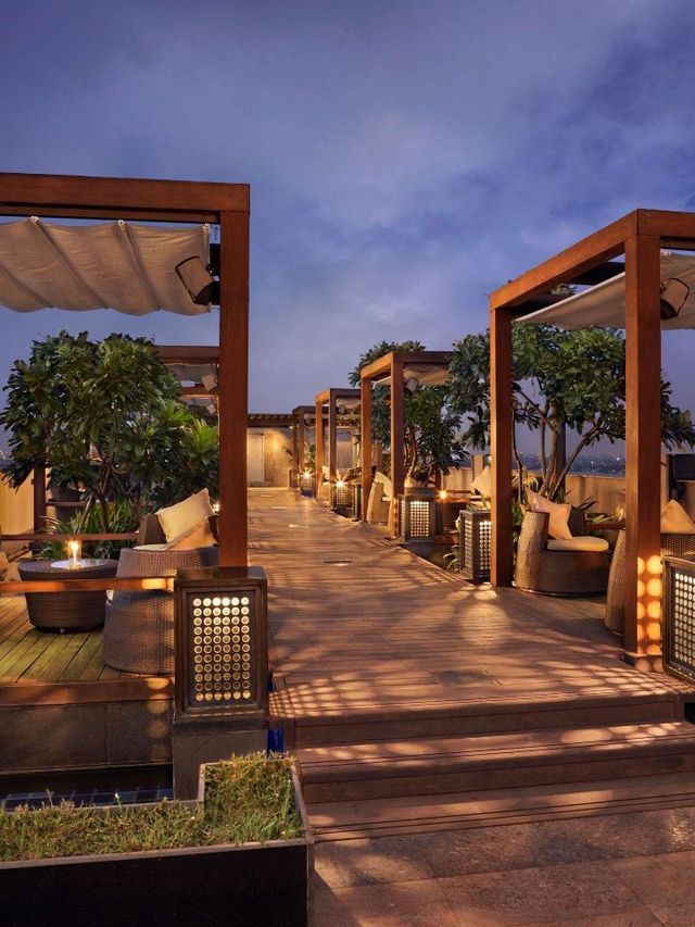 🌟 Chennai Charm: Hilton's Haven of Luxury & Taste 🍽️✨