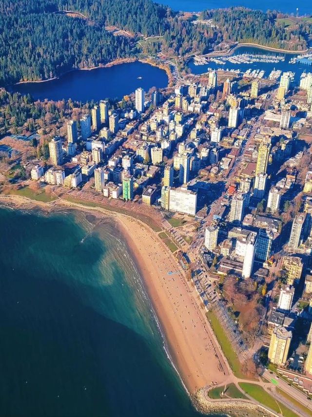 Vancouver's Summer Magic: Sky-high Views and Beach Vibes 🌞🏖️🇨🇦