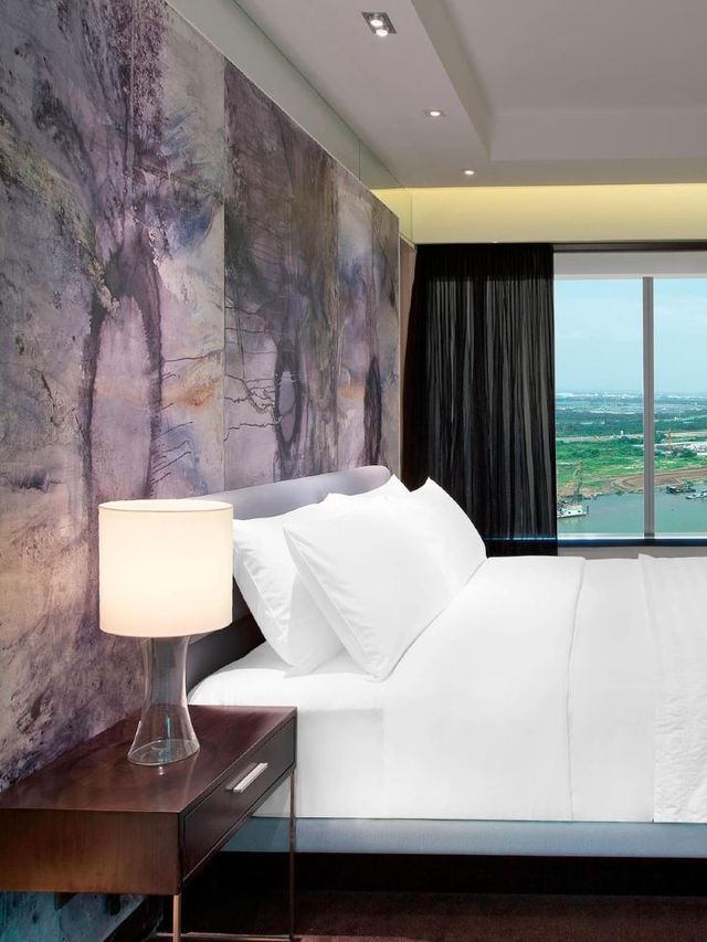 🌟 Luxe Vibes at Le Méridien Saigon! 🌆🛏️