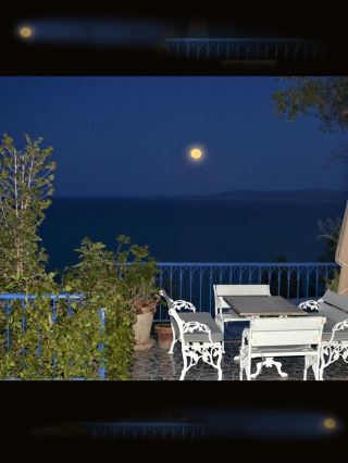 🌟 Sidi Bou Said's Cozy Gem: La Villa Bleue ✨