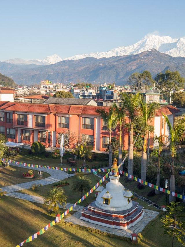 🌟 Lakeside Luxuries at Pokhara Grande! 🏨✨