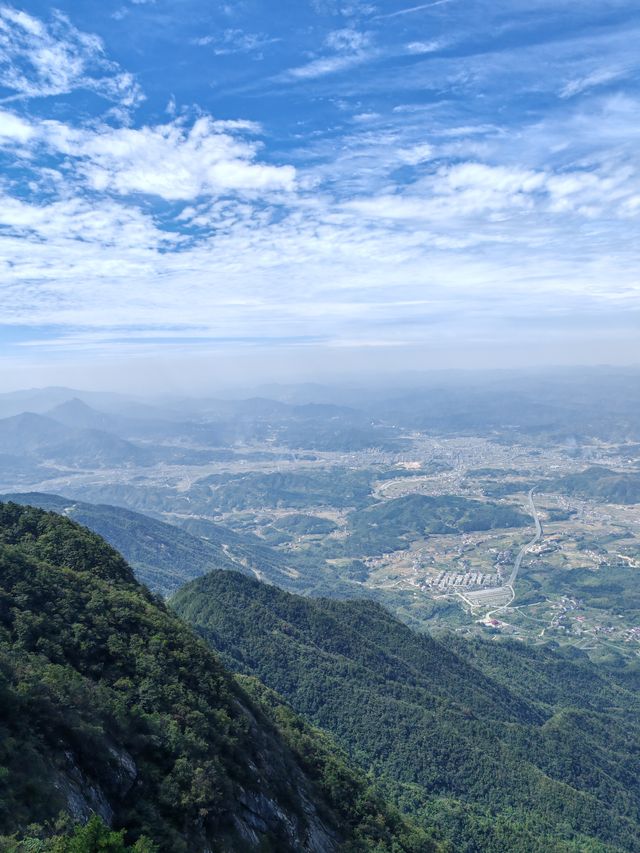 天岳幕阜山，負離子大氧吧。