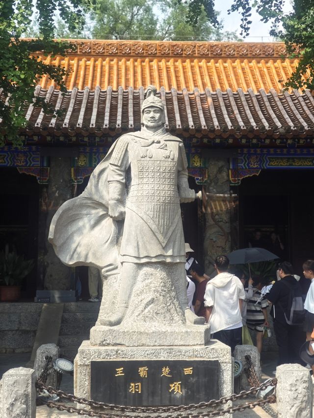 西楚霸王短暫卻又轟轟烈烈的一生。