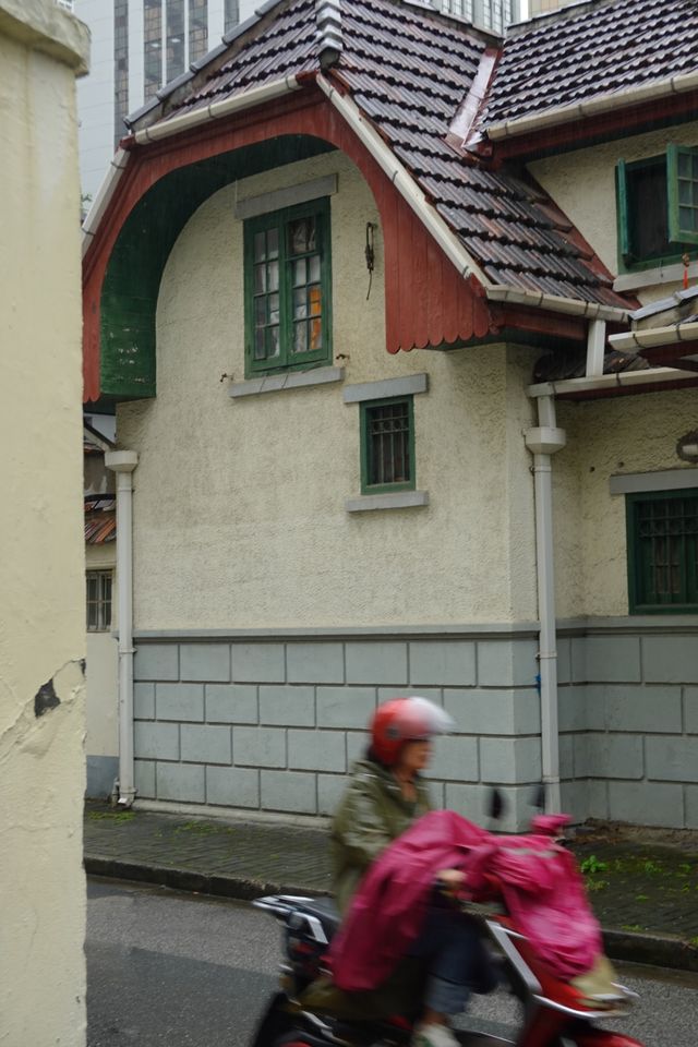 上海小馬路城市漫步｜隱於市中的利西路。