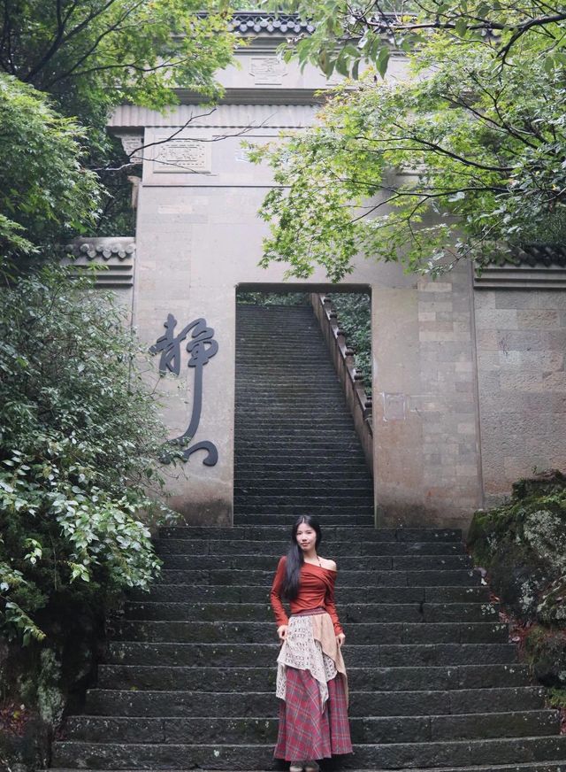 杭州江南懸空寺。 杭州江南懸空寺。