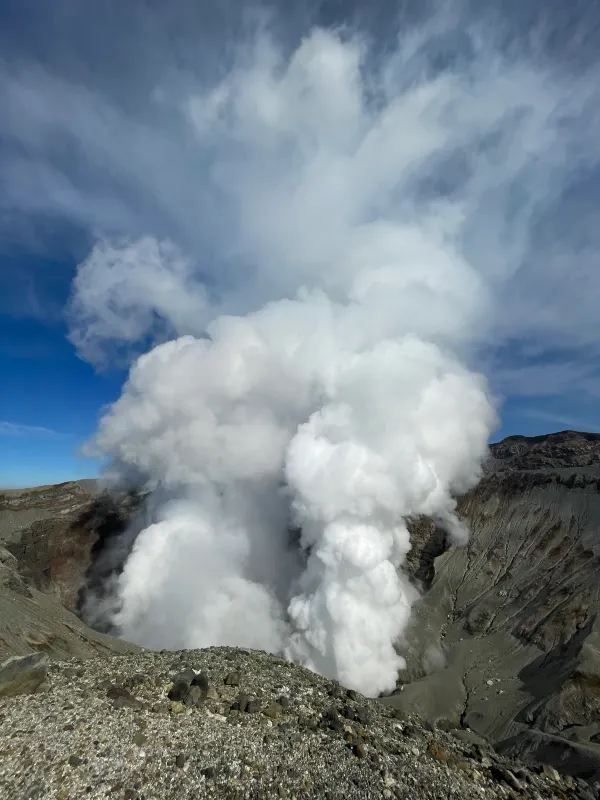 千萬要來阿蘇火山: 直升機 🚁！太震撼了