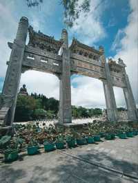 Feel the calmness of PO LIN MONASTERY... 