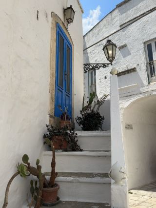 🏰  Ostuni: The White City of Puglia 🌞    