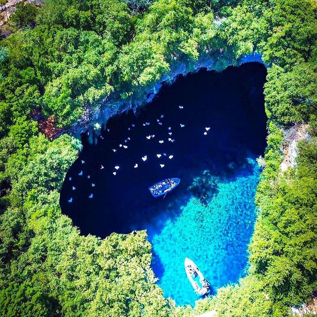 沉船灣的鏽色浪漫與凱島洞穴神光