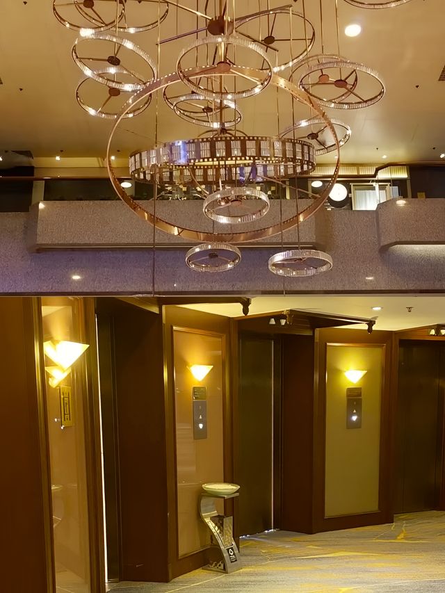 上海寶藏酒店大揭秘！銀星皇冠假日，住過就忘不了！