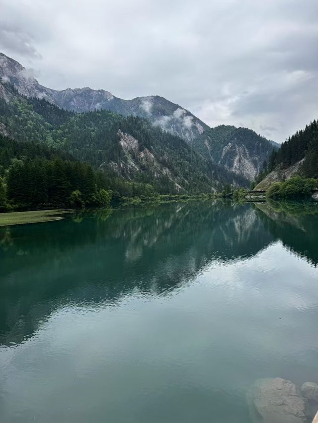 躺住睇阿壩風雲
