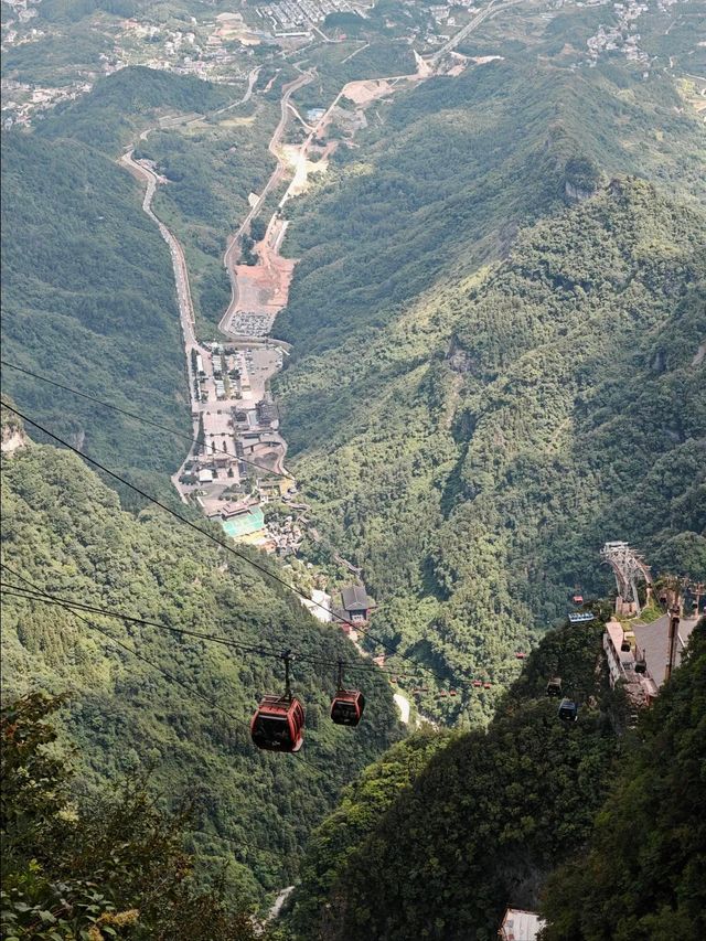 張家界4天3夜懶人包：探奇峰·品三下鍋·漫步雲端