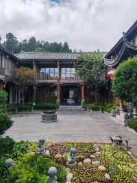 哇！一走進泊心雲舍就被院子中央的靜水池美到尖叫！