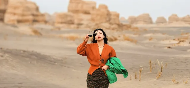 敦煌沙漠驚現「小埃及」！金字塔旁拍出異域風情