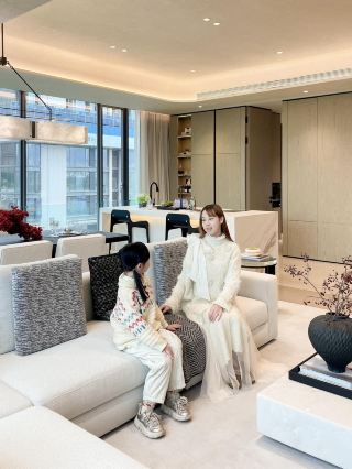 In Chengdu! For my child's education, I chose to settle down here…