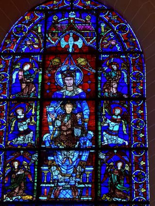 Chartres Blue — A Dreamlike Heavenly Light and Shadow