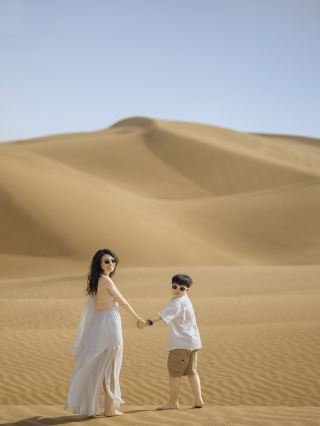 Stunning desert shots in Zhongwei! White dress photos are forever classics�Ü
